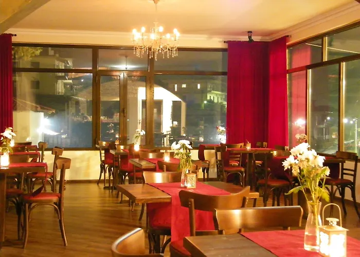 Theatro Odysseon מלון