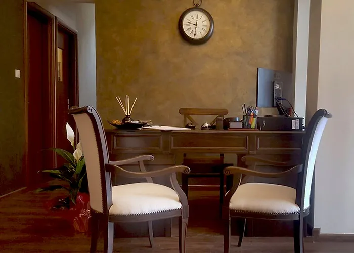 מלון Theatro Odysseon 4*